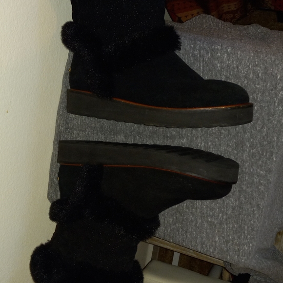 Coach - Picture 5 of 7